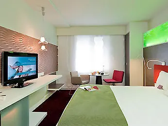 ホテル メルキュール パリ ラ デファンス グランデ アーシュ