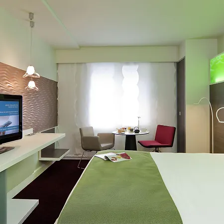 Mercure Paris La Defense Grande Arche