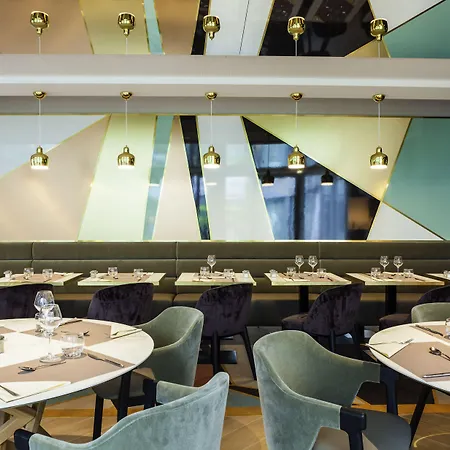 Hotel Mercure Paris La Defense Grande Arche 4*