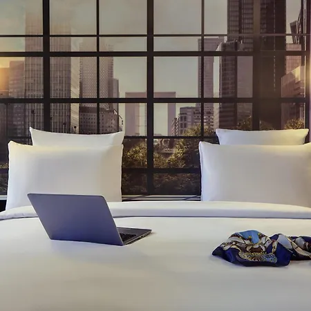 Mercure Paris La Defense Grande Arche