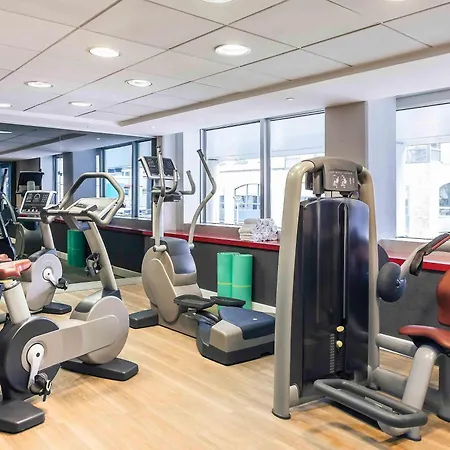 メルキュール パリ ラ デファンス グランデ アーシュ ホテル 4*