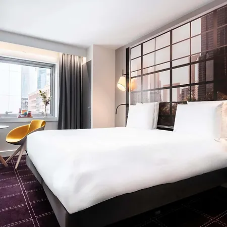 Mercure Paris La Défense Grande Arche Hotel