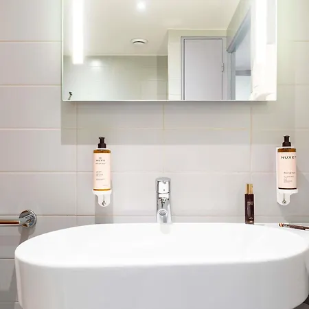 Mercure Paris La Defense Grande Arche 4*