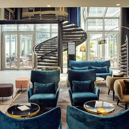 Mercure Paris La Défense Grande Arche Hotel 4*