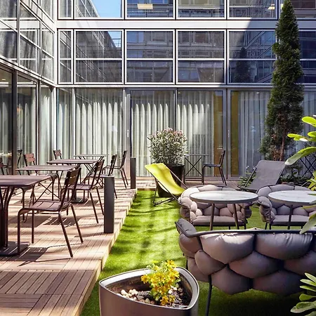 Mercure Paris La Défense Grande Arche Hotel 4*