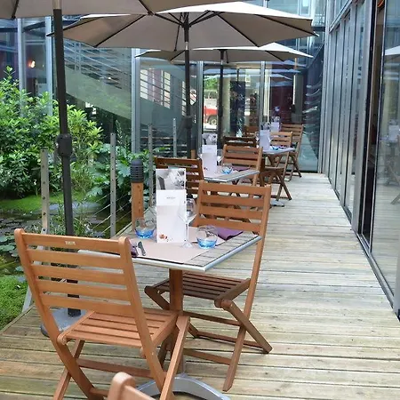 Mercure Paris La Défense Grande Arche Hotel 4*