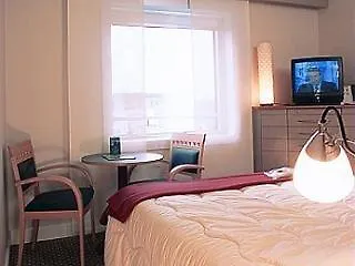 ホテル メルキュール パリ ラ デファンス グランデ アーシュ