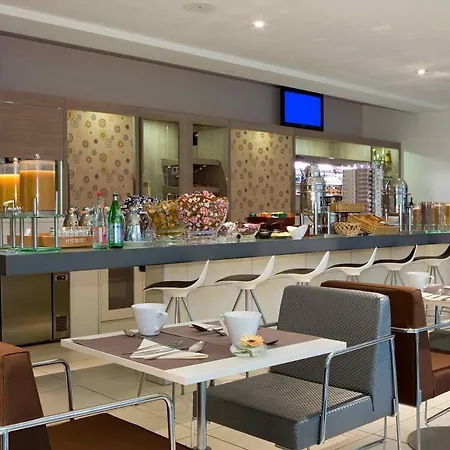 Mercure Paris La Defense Grande Arche