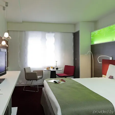 メルキュール パリ ラ デファンス グランデ アーシュ