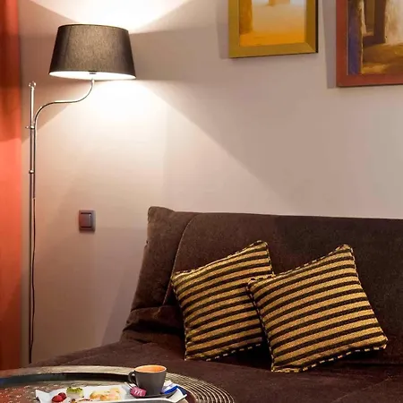 Mercure Paris La Défense Grande Arche Hotel 4*