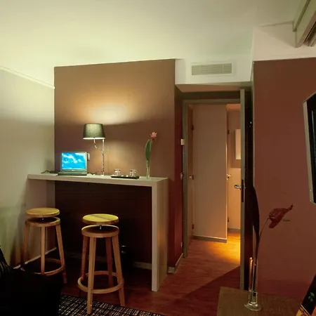Hotel Mercure Paris La Défense Grande Arche 4*