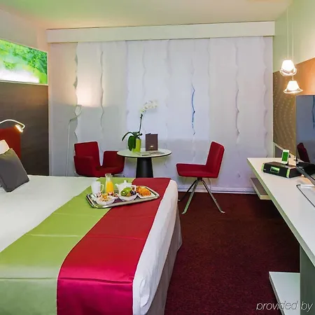 Hotel Mercure Paris La Défense Grande Arche 4*