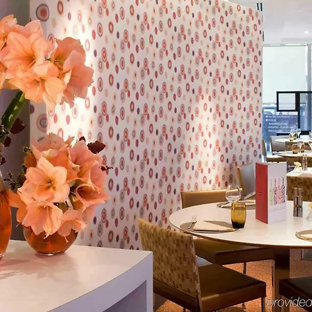 Hotel Mercure Paris La Défense Grande Arche 4*
