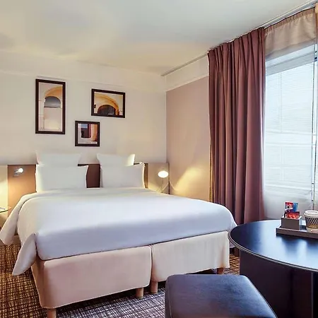 Hotel Mercure Paris La Défense Grande Arche 4*