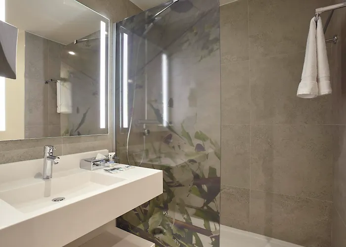 メルキュール パリ ラ デファンス グランデ アーシュ 4* ナンテール