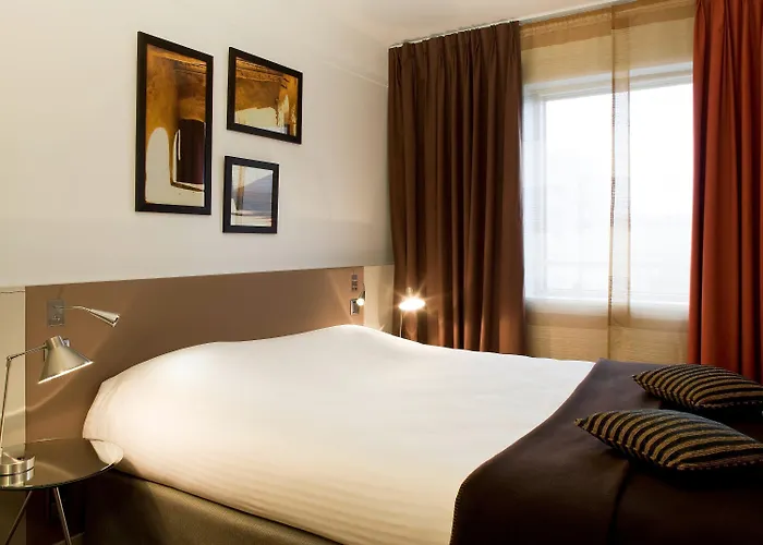 メルキュール パリ ラ デファンス グランデ アーシュ 4* ナンテール