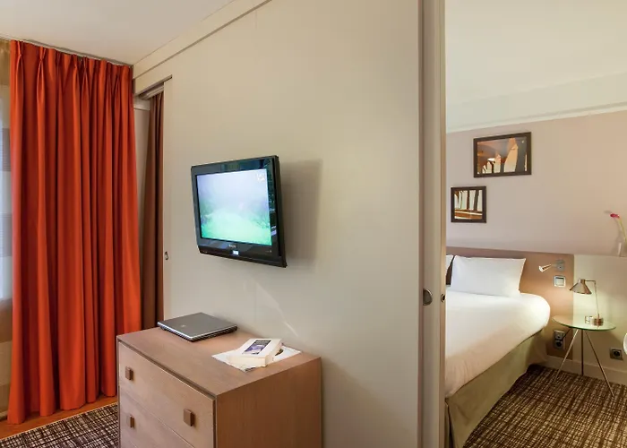 ホテル メルキュール パリ ラ デファンス グランデ アーシュ