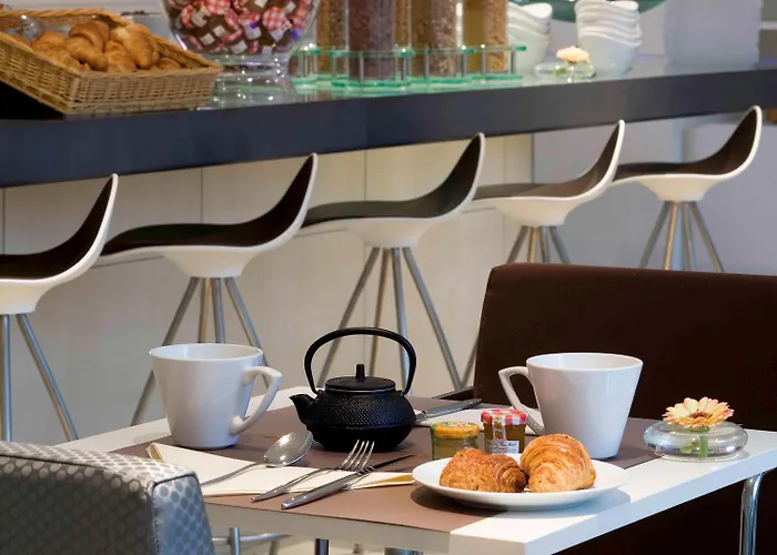 ホテル メルキュール パリ ラ デファンス グランデ アーシュ 4*