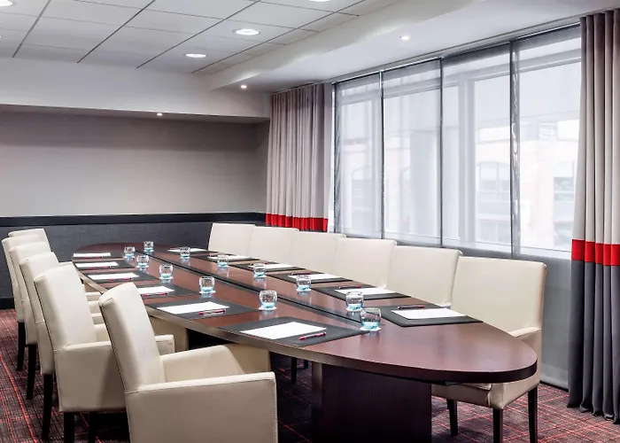 メルキュール パリ ラ デファンス グランデ アーシュ ホテル ナンテール