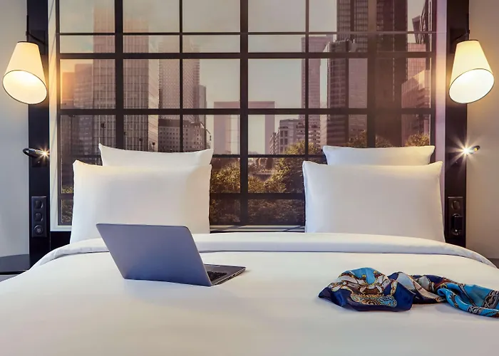 メルキュール パリ ラ デファンス グランデ アーシュ 4*