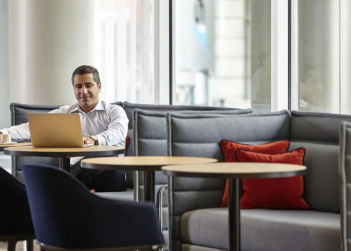 ホテル メルキュール パリ ラ デファンス グランデ アーシュ ナンテール