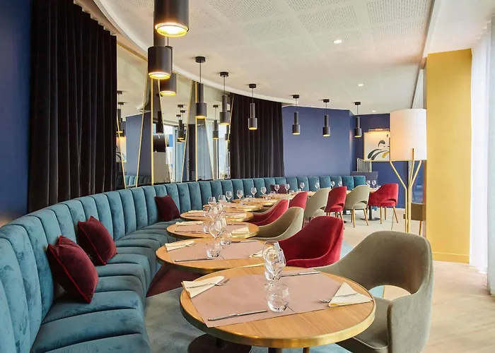 ホテル メルキュール パリ ラ デファンス グランデ アーシュ 4*