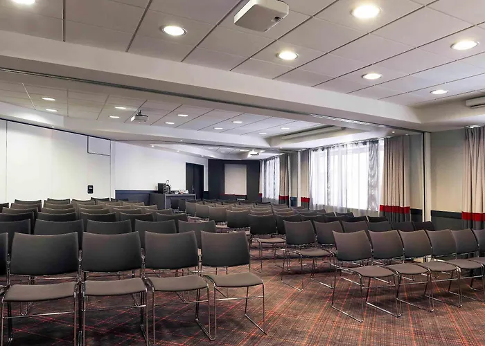 メルキュール パリ ラ デファンス グランデ アーシュ 4* ナンテール