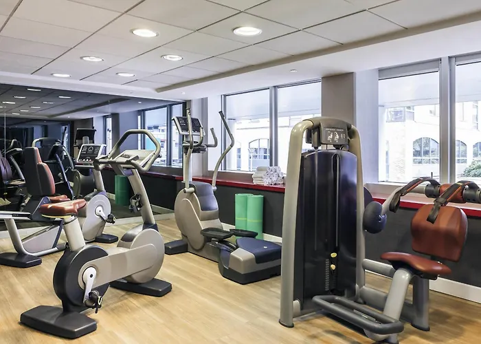 メルキュール パリ ラ デファンス グランデ アーシュ 4* ナンテール