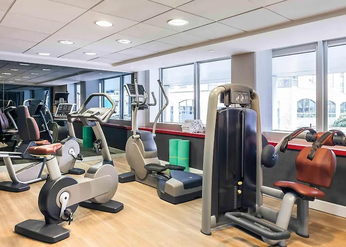 メルキュール パリ ラ デファンス グランデ アーシュ ホテル 4*