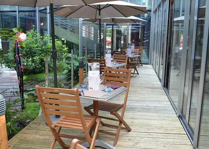 メルキュール パリ ラ デファンス グランデ アーシュ ホテル 4*