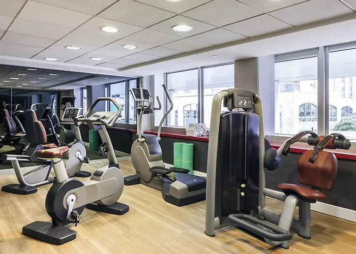 メルキュール パリ ラ デファンス グランデ アーシュ