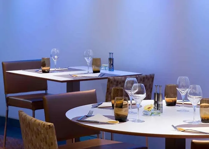 メルキュール パリ ラ デファンス グランデ アーシュ ホテル 4*