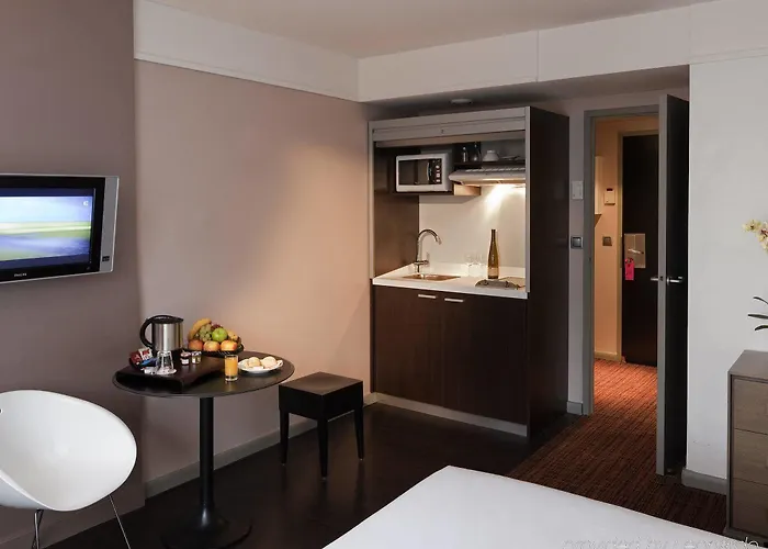 メルキュール パリ ラ デファンス グランデ アーシュ ホテル ナンテール