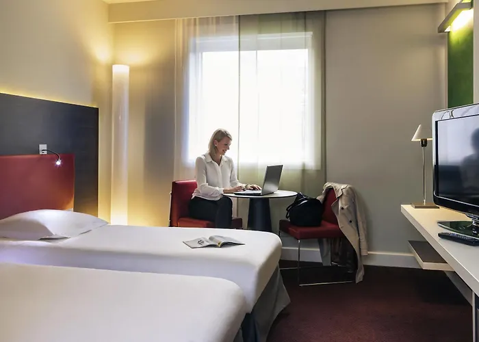 メルキュール パリ ラ デファンス グランデ アーシュ 4* ナンテール