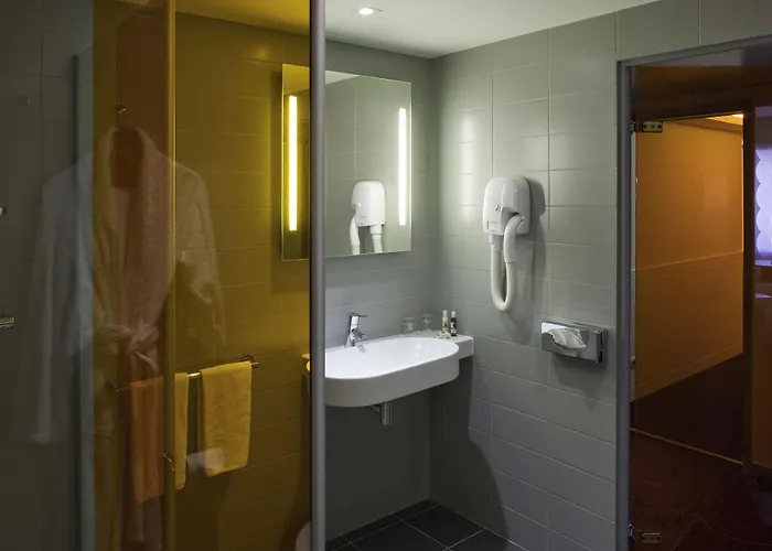 Mercure Paris La Defense Grande Arche Otel 4*
