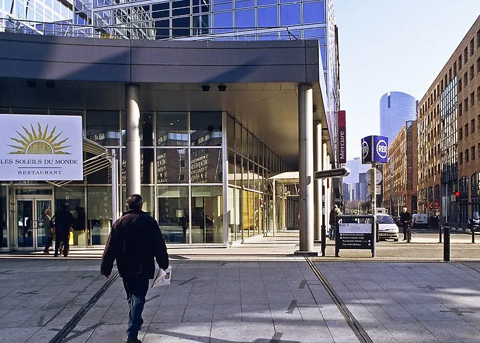 メルキュール パリ ラ デファンス グランデ アーシュ ホテル ナンテール