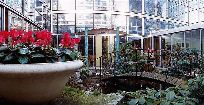 Otel Mercure Paris La Defense Grande Arche 4*