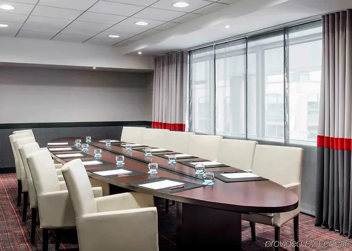 メルキュール パリ ラ デファンス グランデ アーシュ 4* ナンテール