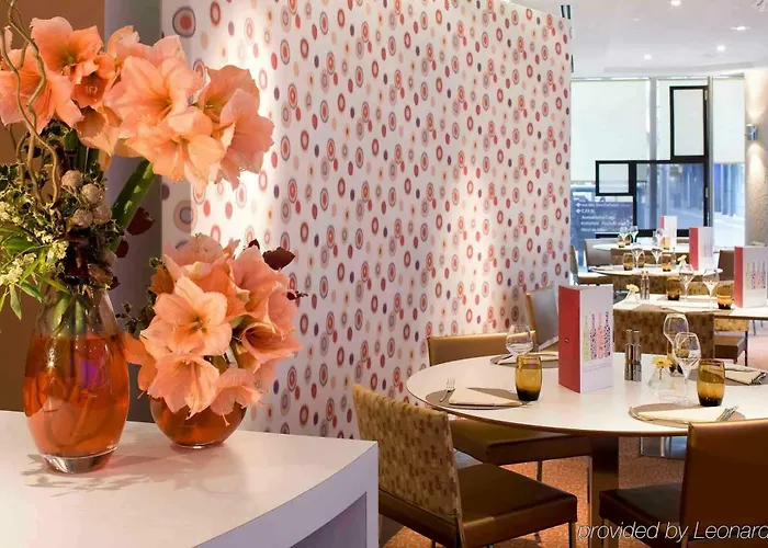 ホテル メルキュール パリ ラ デファンス グランデ アーシュ 4*