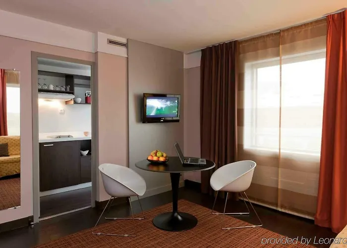 ホテル メルキュール パリ ラ デファンス グランデ アーシュ